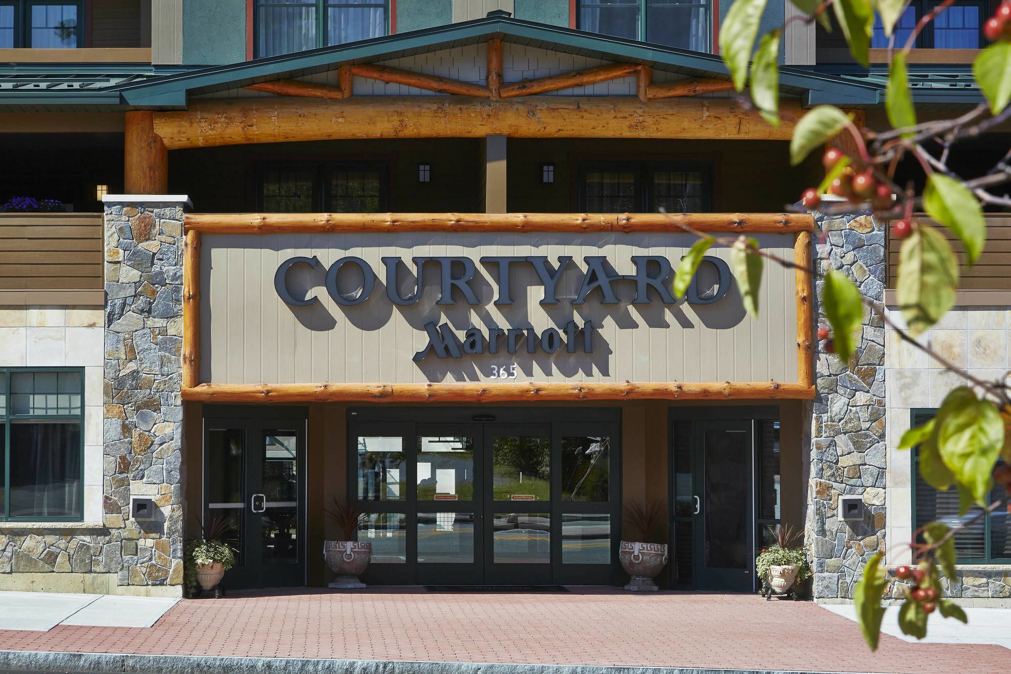 Courtyard By Marriott Lake George Exterior photo